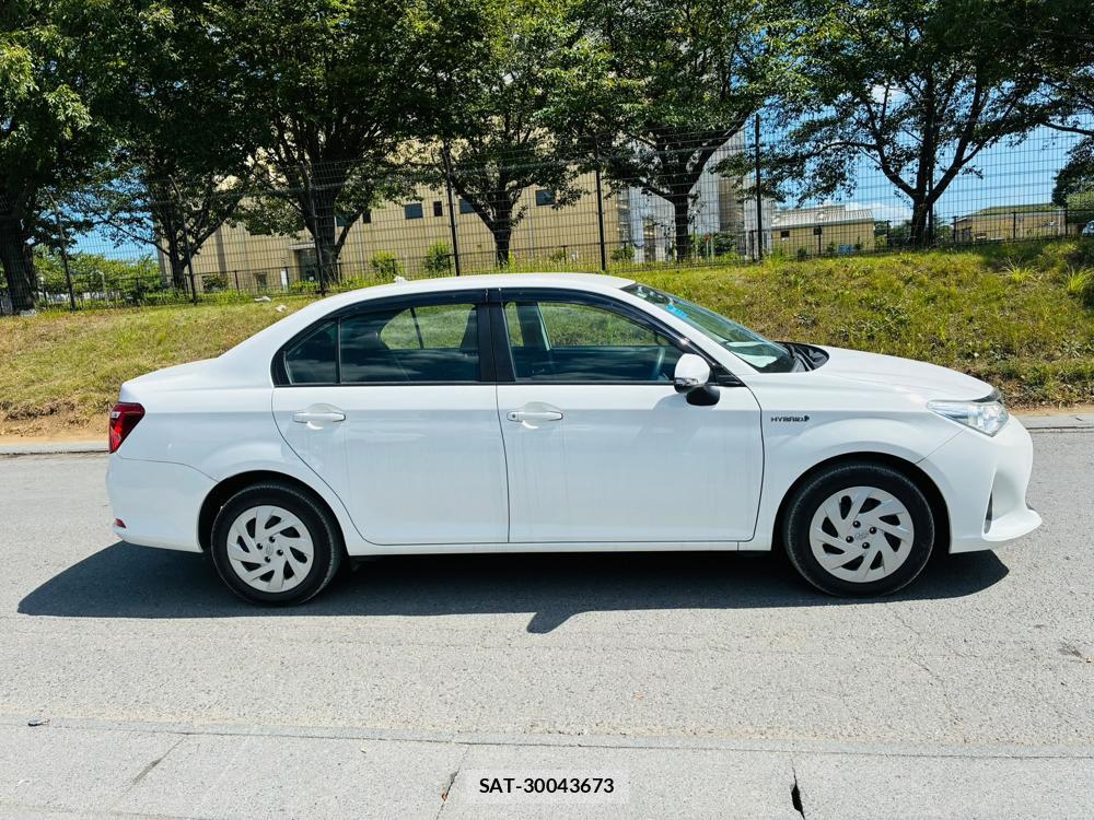 Toyota COROLLA AXIO 2019-06 8240830-5