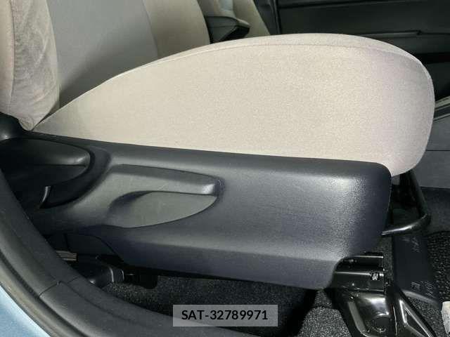 Toyota COROLLA AXIO 2015-07 8485167-16