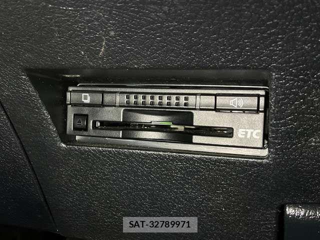 Toyota COROLLA AXIO 2015-07 8485167-18