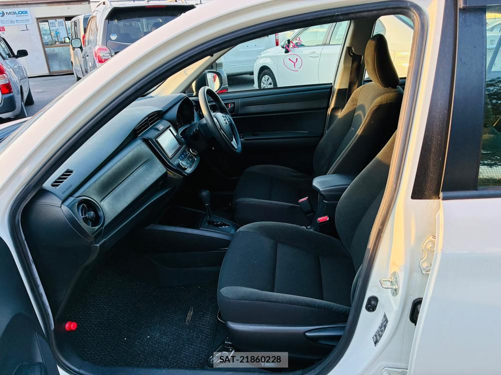 Toyota COROLLA AXIO 2019-03 8282296-10