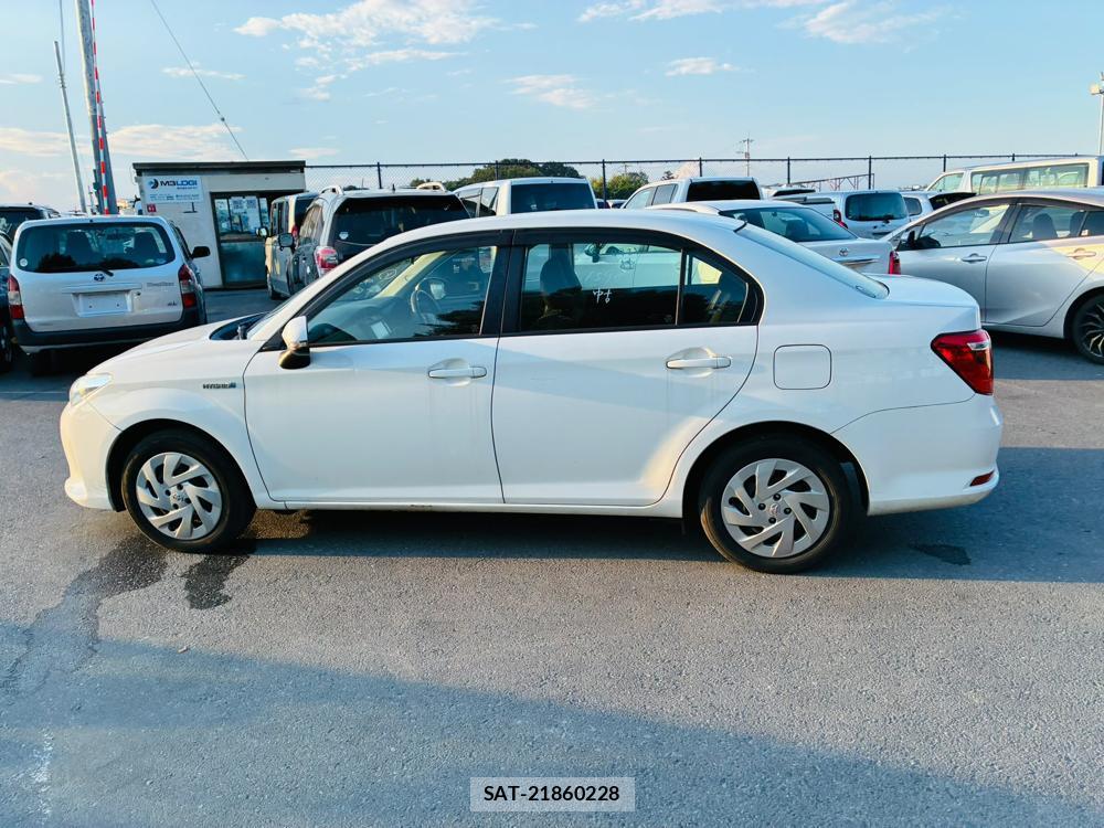Toyota COROLLA AXIO 2019-03 8282296-1