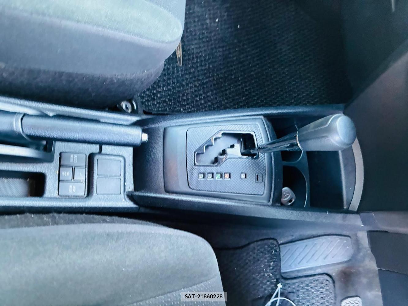 Toyota COROLLA AXIO 2019-03 8282296-19