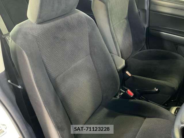 Toyota COROLLA AXIO 2014-11 8626194-18
