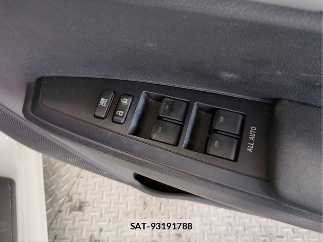 Toyota COROLLA AXIO 2015-12 8779773-27