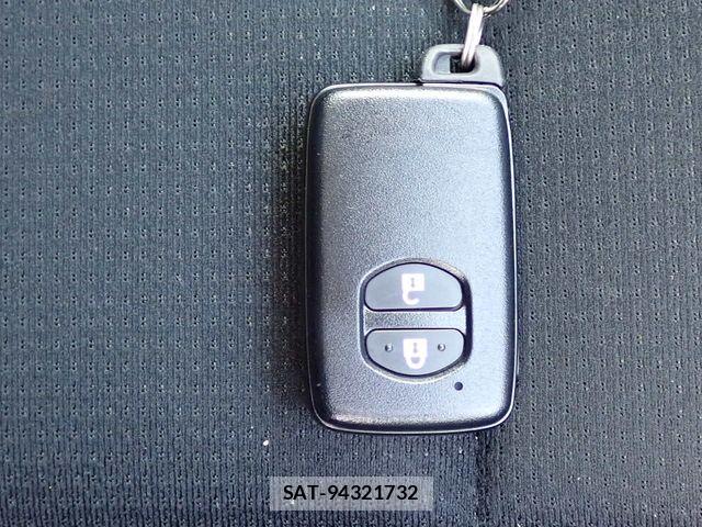 Toyota COROLLA AXIO 2022-06 8779769-18