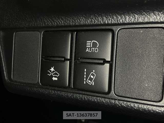 Toyota COROLLA AXIO 2017-11 8828274-3