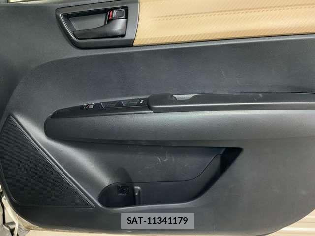 Toyota COROLLA AXIO 2014-07 8828275-13
