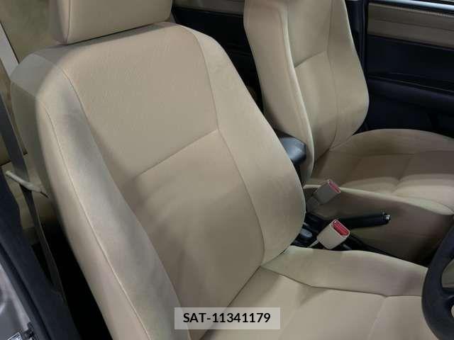 Toyota COROLLA AXIO 2014-07 8828275-16
