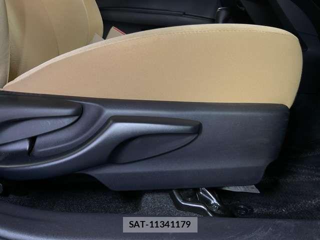 Toyota COROLLA AXIO 2014-07 8828275-17