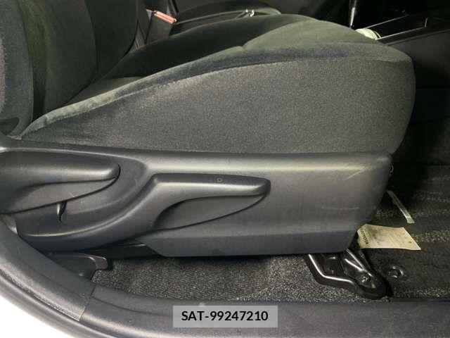 Toyota COROLLA AXIO 2013-12 8848504-17