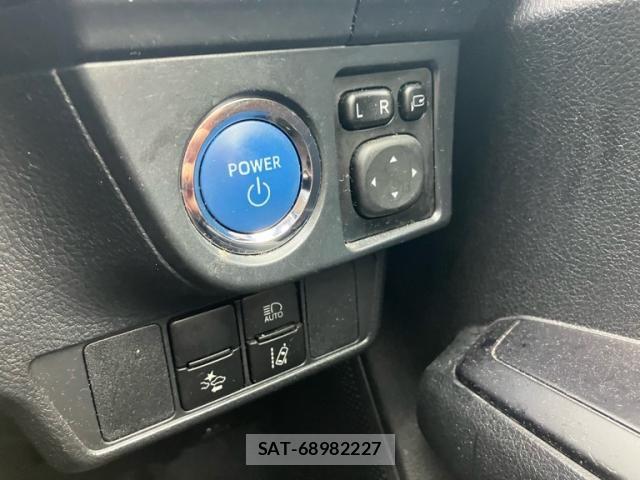 Toyota COROLLA AXIO 2016-11 8848505-15