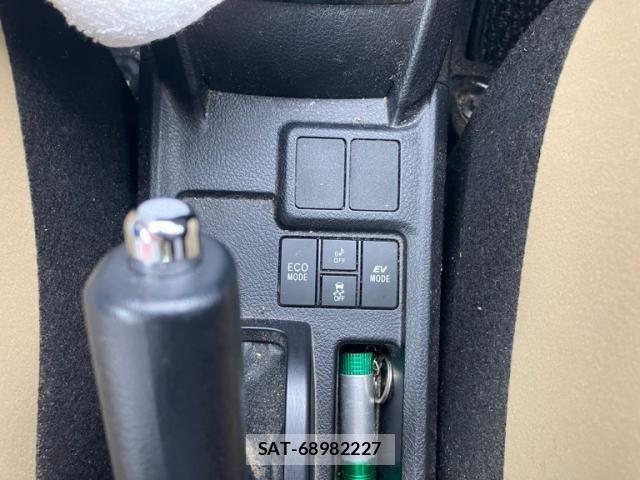 Toyota COROLLA AXIO 2016-11 8848505-22