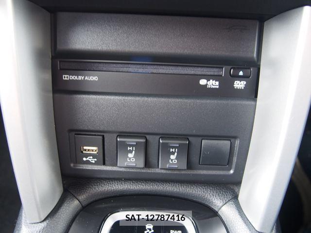 Toyota COROLLA CROSS 2023-03 1084610-13