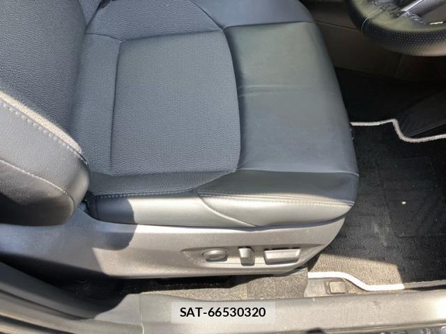Toyota COROLLA CROSS 2023-03 7216258-15