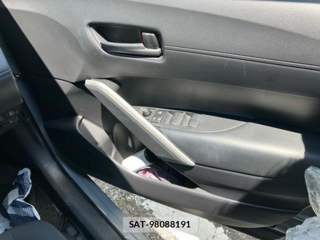 Toyota COROLLA CROSS 2022-04 7615589-13
