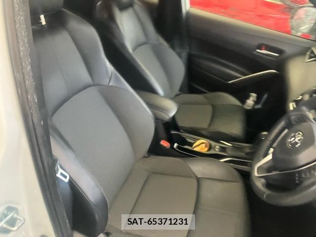 Toyota COROLLA CROSS 2021-10 7978815-18