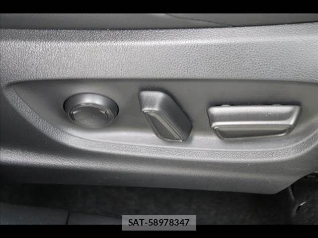 Toyota COROLLA CROSS 2025-03 8073282-11