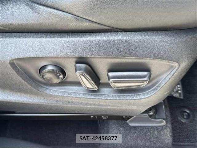Toyota COROLLA CROSS 2022-01 8206906-29