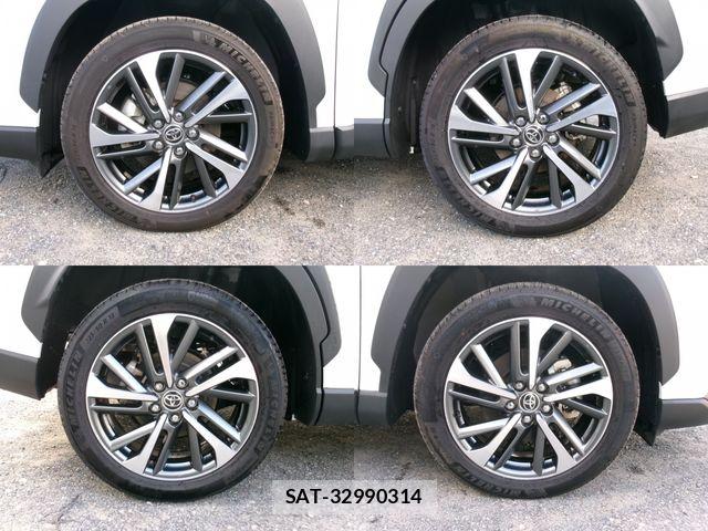 Toyota COROLLA CROSS 2023-09 8870664-14