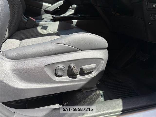 Toyota COROLLA CROSS 2025-06 6242892-20