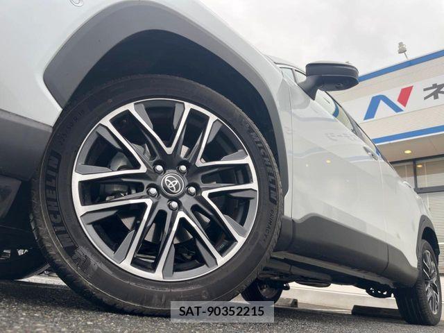 Toyota COROLLA CROSS 2025-09 6675411-13