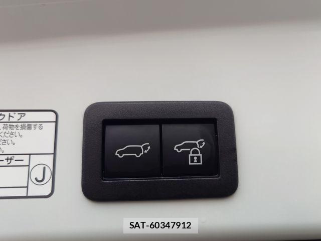 Toyota COROLLA CROSS 2025-04 6715859-24