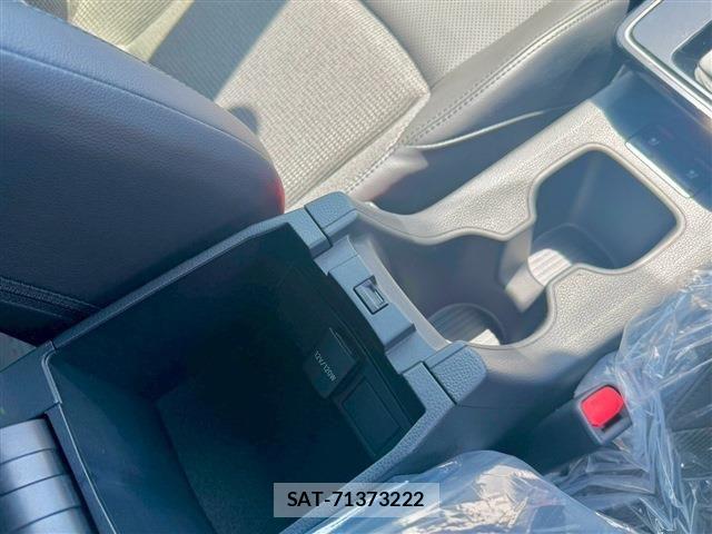 Toyota COROLLA CROSS 2026-02 6751080-12