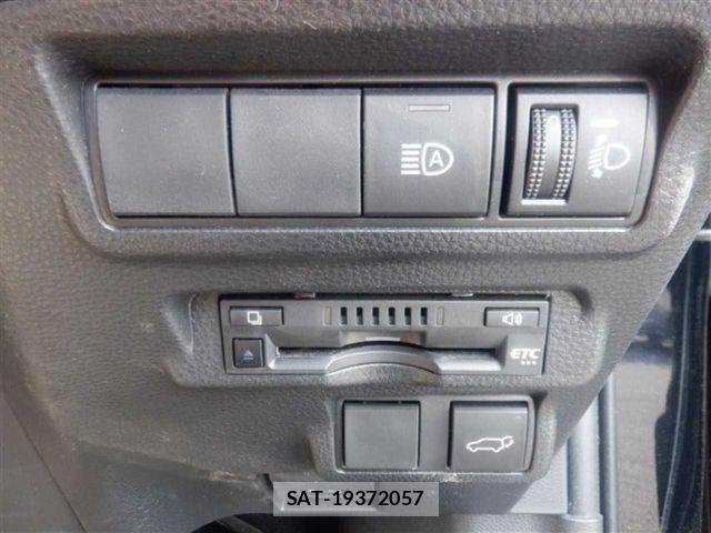 Toyota COROLLA CROSS 2023-02 6751075-7