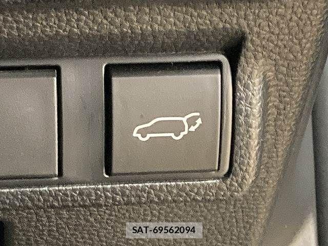 Toyota COROLLA CROSS 2023-12 6814277-9