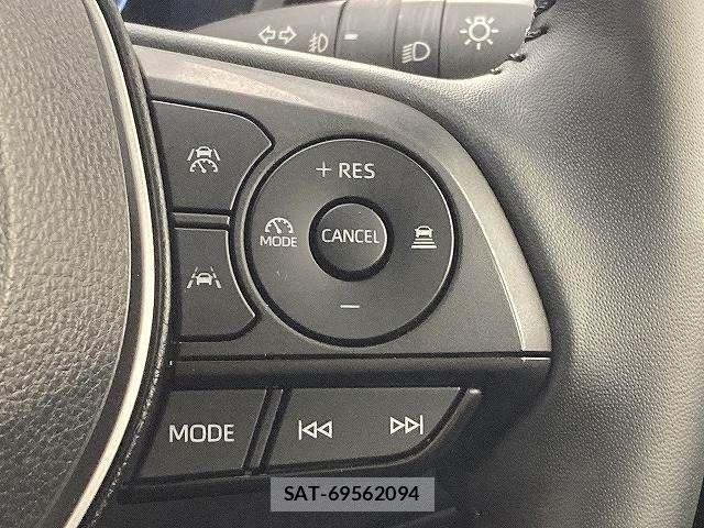Toyota COROLLA CROSS 2023-12 6814277-6