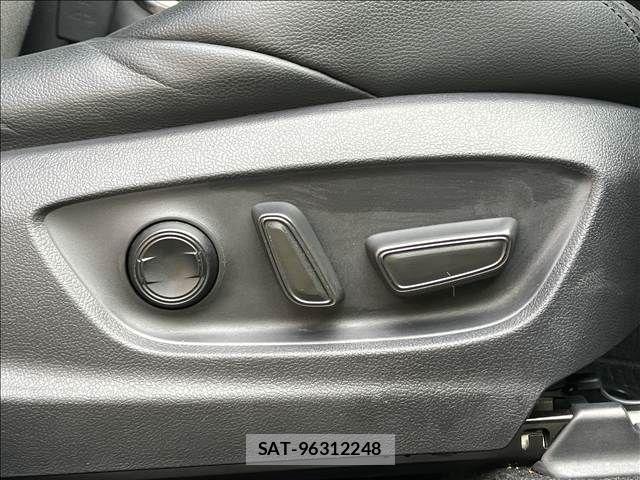 Toyota COROLLA CROSS 2023-04 7499980-8