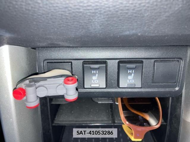 Toyota COROLLA CROSS 2022-07 7783562-15