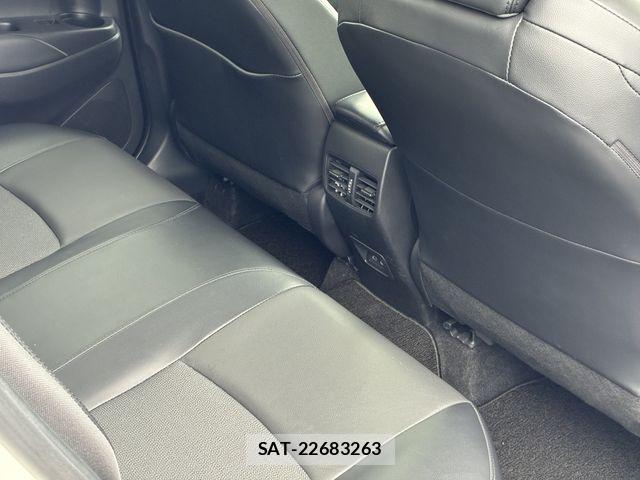 Toyota COROLLA CROSS 2023-10 7960996-13