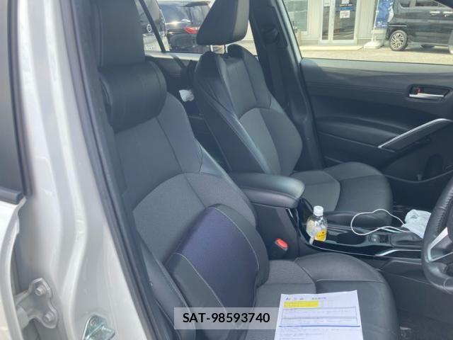 Toyota COROLLA CROSS 2022-06 8034921-11