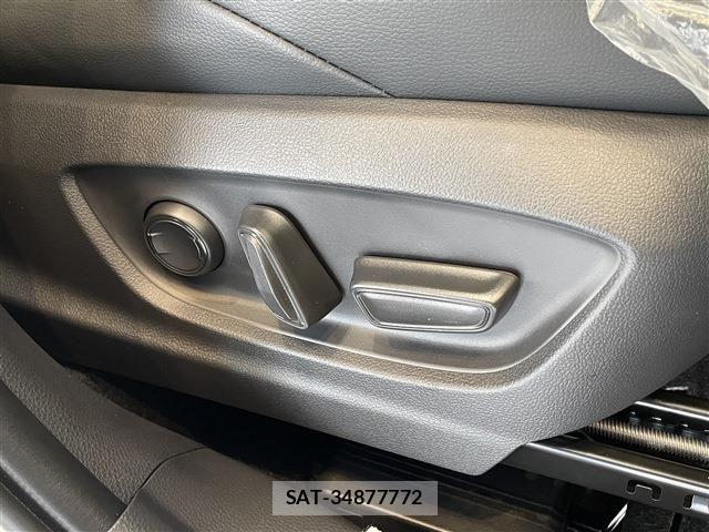 Toyota COROLLA CROSS 2026-06 8073290-19