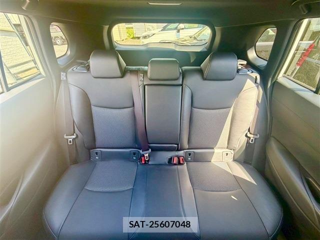 Toyota COROLLA CROSS 2026-03 8098547-21