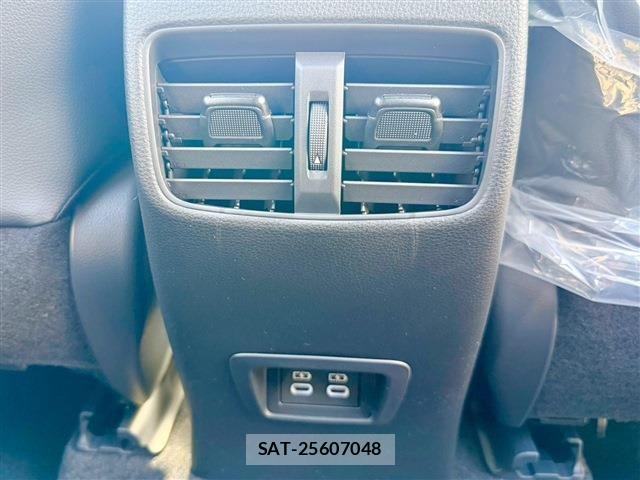 Toyota COROLLA CROSS 2026-03 8098547-25