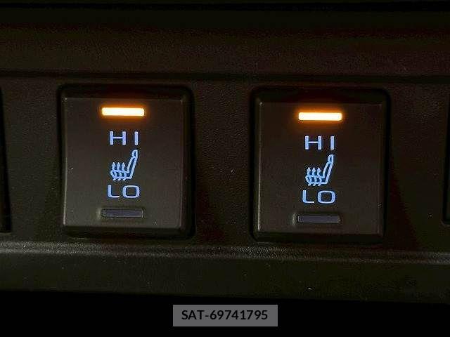 Toyota COROLLA CROSS 2023-07 8145602-8