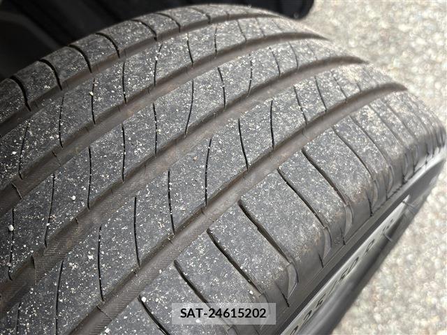 Toyota COROLLA CROSS 2024-04 8206926-17