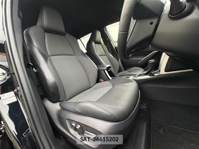Toyota COROLLA CROSS 2024-04 8206926-19