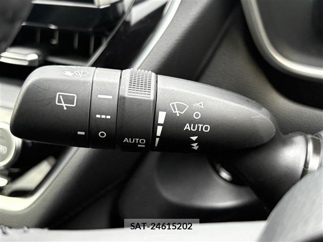 Toyota COROLLA CROSS 2024-04 8206926-27