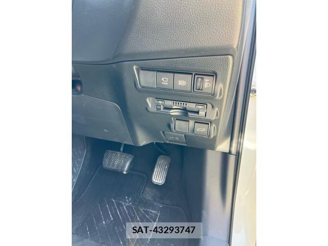 Toyota COROLLA CROSS 2022-12 8229317-19