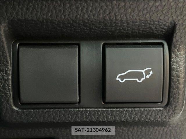 Toyota COROLLA CROSS 2026-03 8229303-6