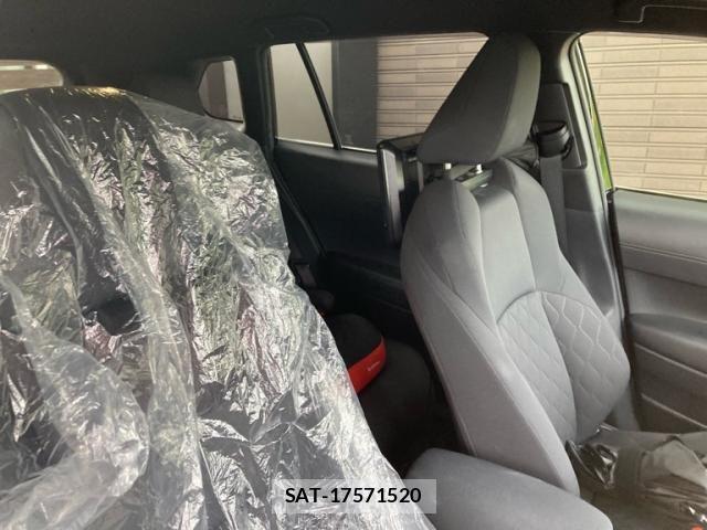 Toyota COROLLA CROSS 2021-12 8244873-23