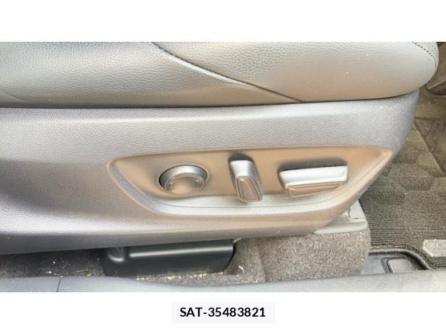 Toyota COROLLA CROSS 2022-10 8365198-11