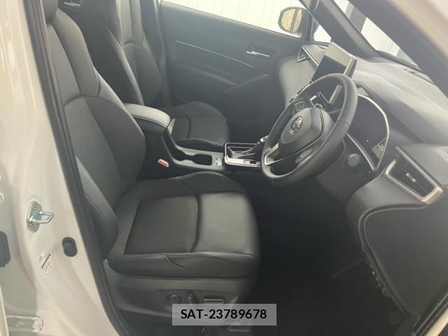 Toyota COROLLA CROSS 2026-06 8438004-12