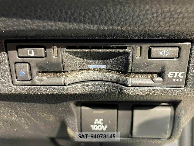 Toyota COROLLA CROSS 2025-09 8741248-8