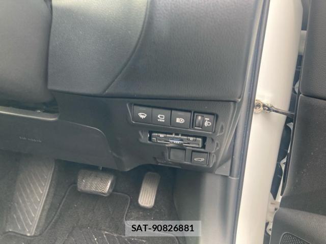 Toyota COROLLA CROSS 2022-03 8828297-4