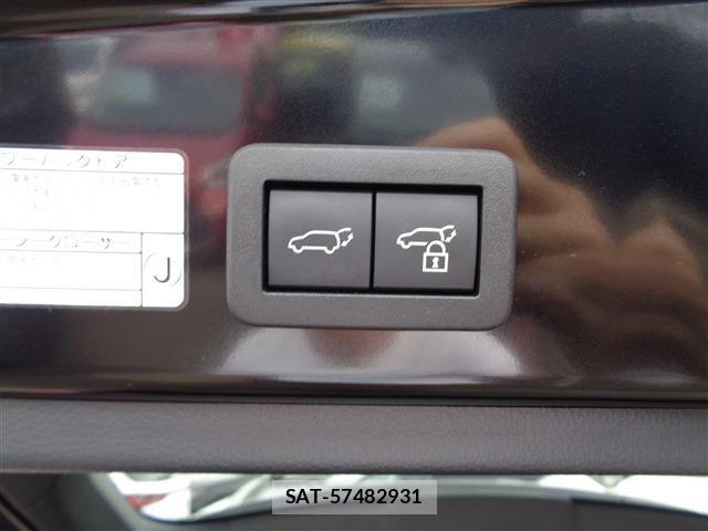 Toyota COROLLA CROSS 2025-04 8870671-15