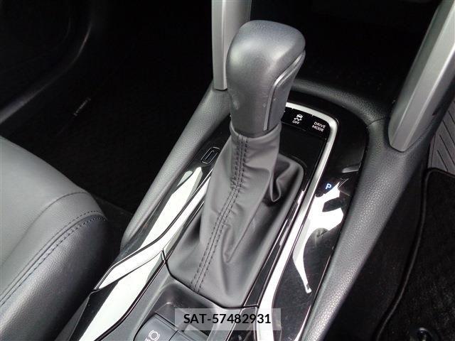 Toyota COROLLA CROSS 2025-04 8870671-24